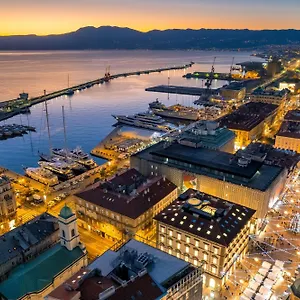 Area2 Center Luxury , Fiume Croazia