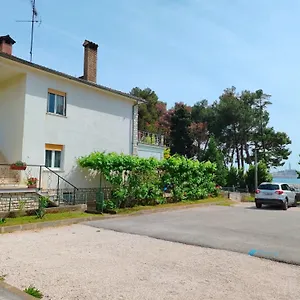 Nina , Rovigno Croazia
