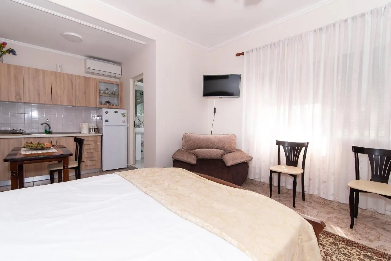 Erla'S Apartment Tirana